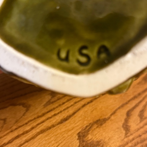 Artisan Olive Green Leaf Motif Vase - Picture 2 of 3